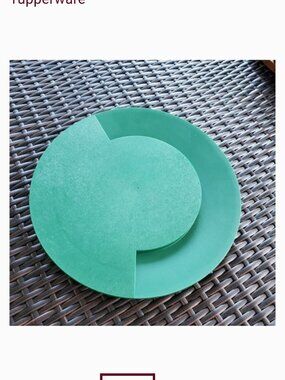 EUC Tupperware cheese and cracker tray